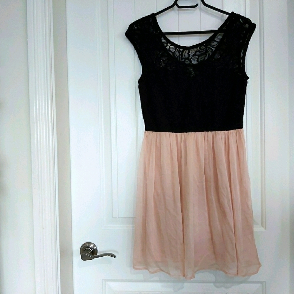 DYNAMITE DRESS/AS NEW/B2B